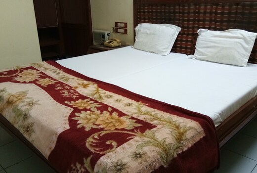 Hotel HariOm Palace
