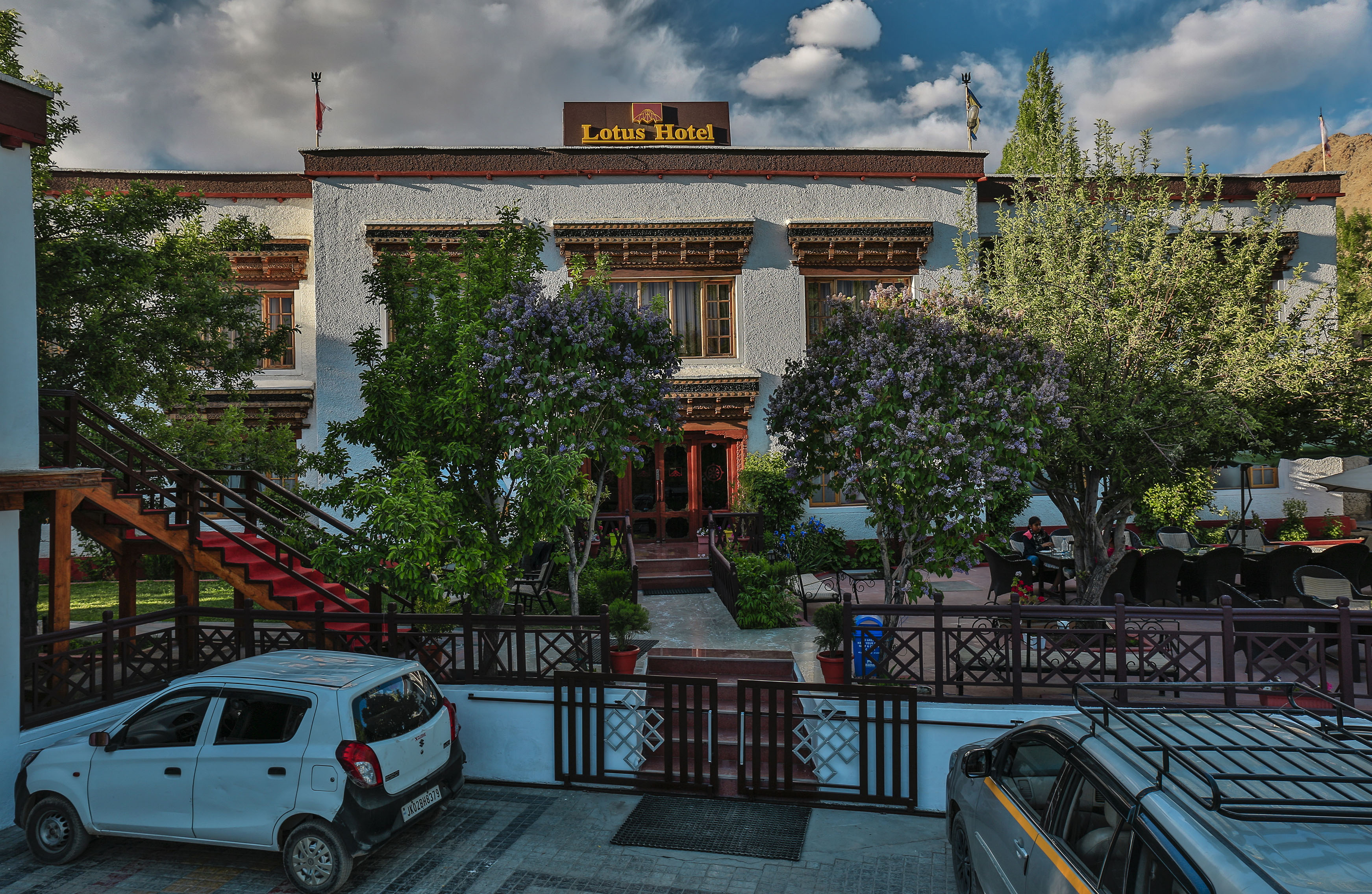 Lotus Hotel