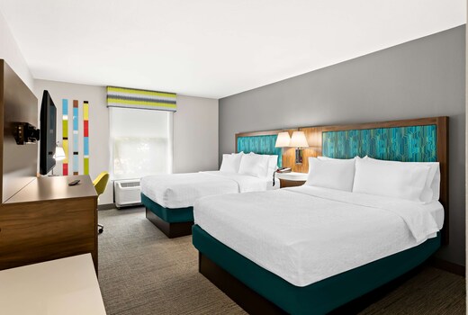 Hampton Inn & Suites Canton
