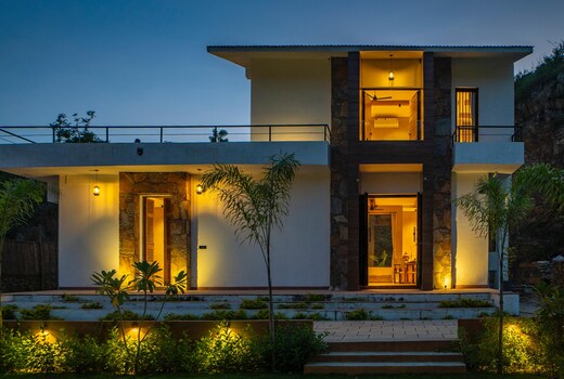 2 BHK Villa with Pool and Moonson Palace View | 20 Metres from Badi Lake