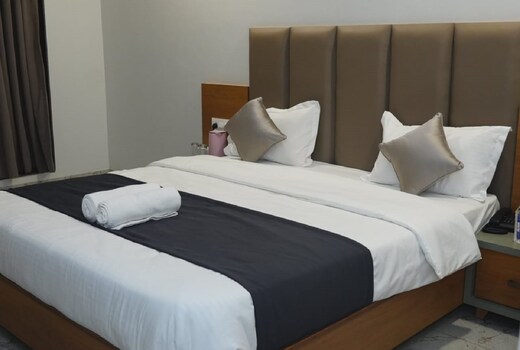 HOTEL ANTILIA INN