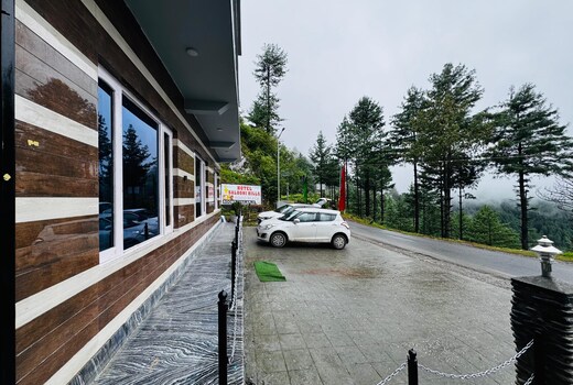 HOTEL SALOONI HILLS