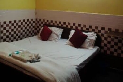 OYO 816537 Hotel Happy Inn