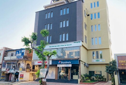 Hotel Ananta