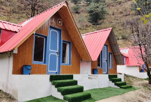 The Last Stop Riverside Camps, Cottages