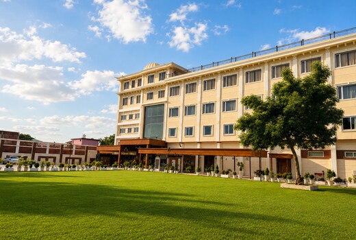 Hotel Vasdaa Grand (10Min Drive From Jolly Grant Airport) -Dehradun