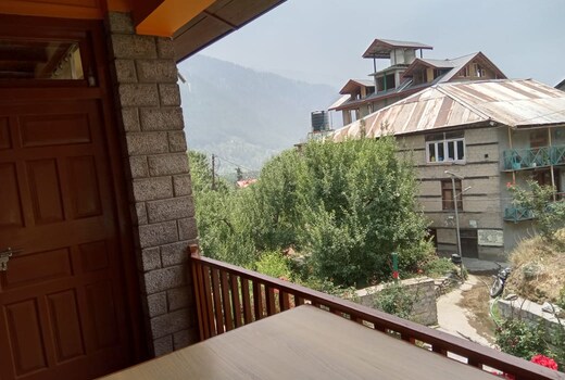 Snow stay Manali