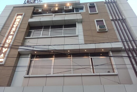 Hotel Surya Shelter