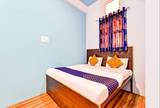 Hotel Pushp Niwas