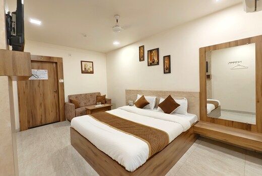 Hotel Palm Residency