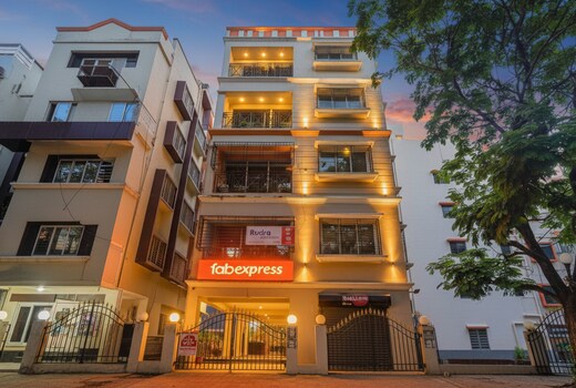 FabHotel Yatika Residency
