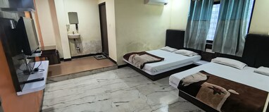 Hotel Shri Gajanan