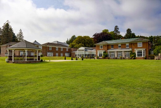 B/W Plus Kenwick Park Hotel