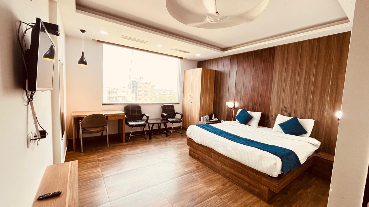 The Dwelling Paradise Hotel City - Greater Noida