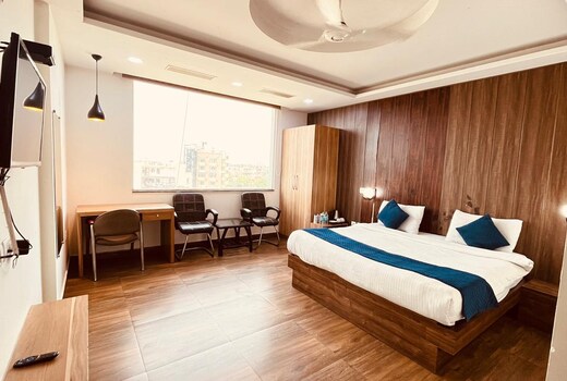 Hotel President Crown