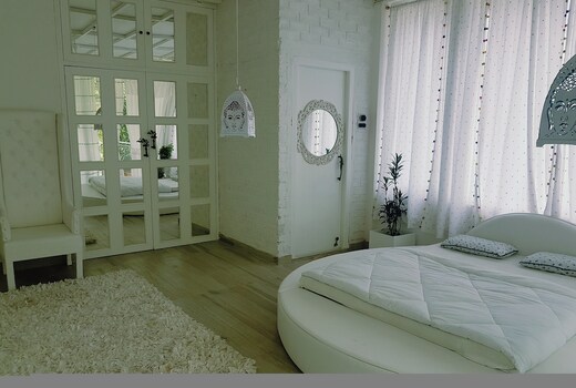 The Tea Garden Homestay | Luxury Villa with Garden View