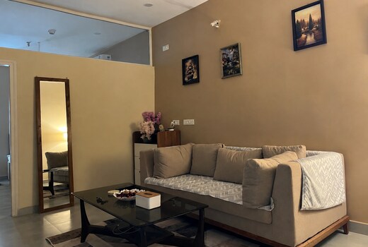 Beige and Beyond - Warm and Cozy Studio Retreat