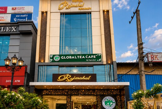 Hotel Rajmahal Regency