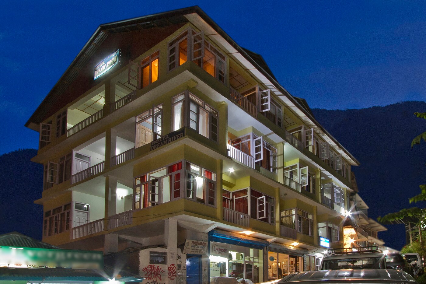 Hotel Dream River (Near Old Manali Cafes)
