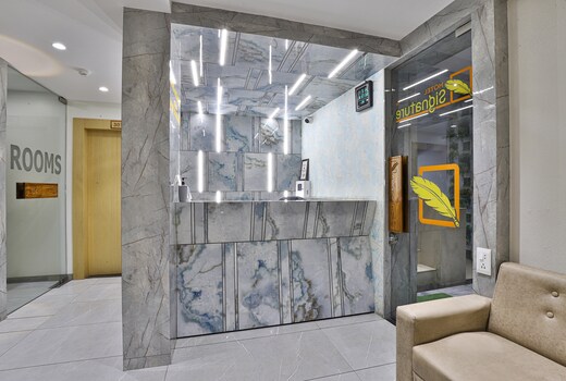 Hotel Signature - Near Surat Railway station