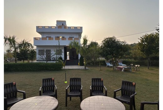 Pushp Vilas Farm Stay with Pool