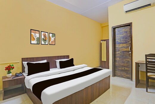 Super Hotel O Shalimar Bagh Max Hospital