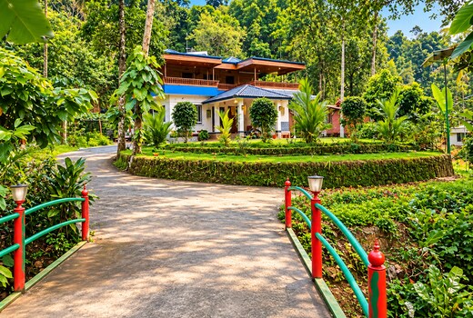 Mercys Munnar Homestay | Room & Caretaker