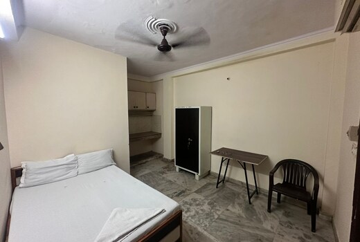 COMFORT ROOMS BY JETSETGO HOSPITALITY