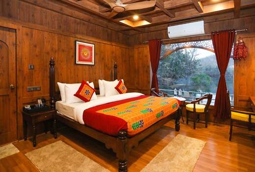 Ekta Houseboat by CheckIn, Statue of Unity Kevadia