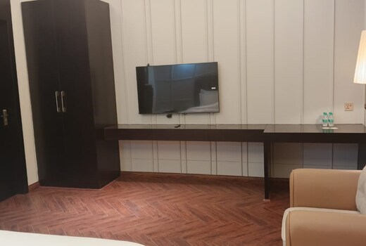 Hotel Besstin