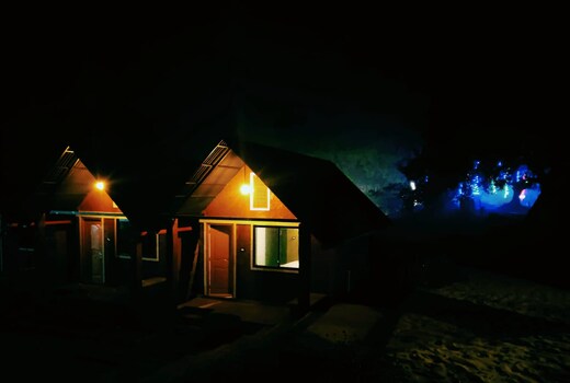 Taya Beach Front | Rooms & Restaurant
