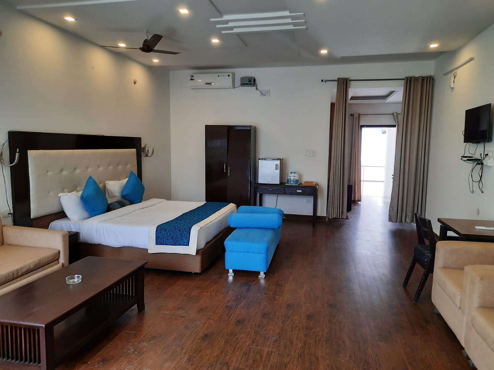 KMVN Sarovar Tallital