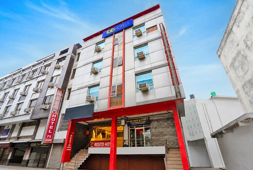 FabHotel Resto