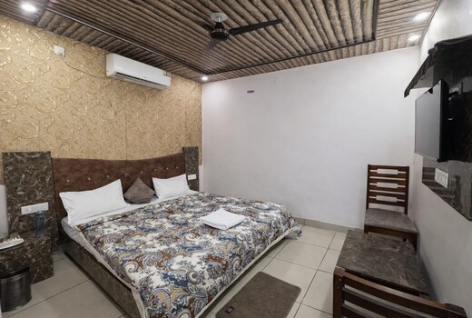 HOTEL THE PINK CITY