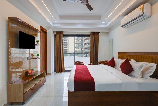 Hotel royal residency medanta sector 39 gurgaon