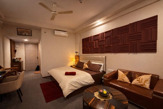 Midnight Atelier Netflix chill near Expo