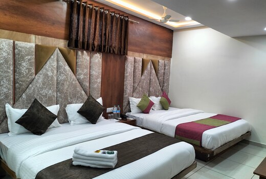 Hotel Divya Palace