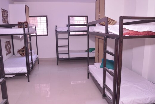 CITY BACKPACKERS HOSTEL