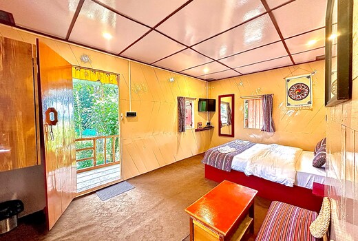 KAADENMOOLEE Cottage By Eshab Homestay