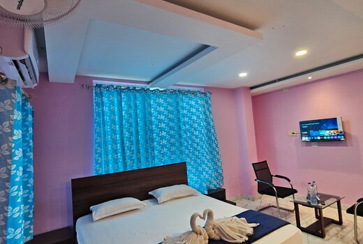HOTEL SHINING INN