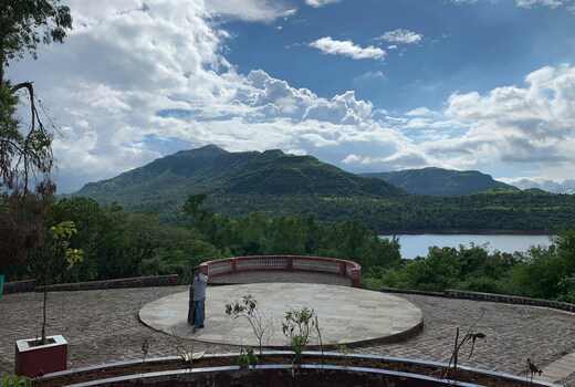 Paradise Cafe, Rooms & Cottage Mulshi (Resort)