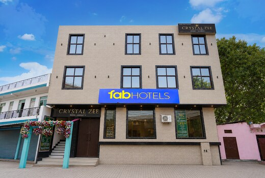 FabHotel Crystal Zee