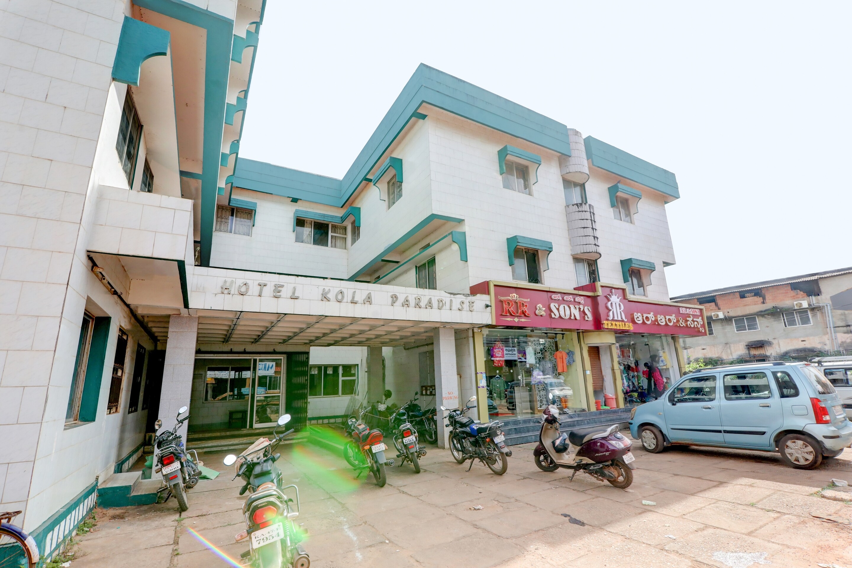 Kola Paradise Hotel