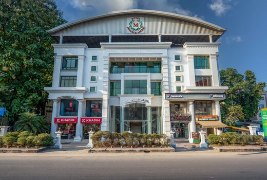 Hotel Monarch Aachal