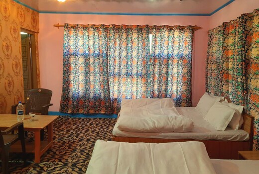 River Heights Guest House Kangan