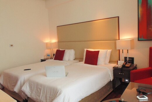 MAHARAJA CONTINENTAL TWO MINUTES DISTANCE FROM NEW DELHI RAILWAY STATION