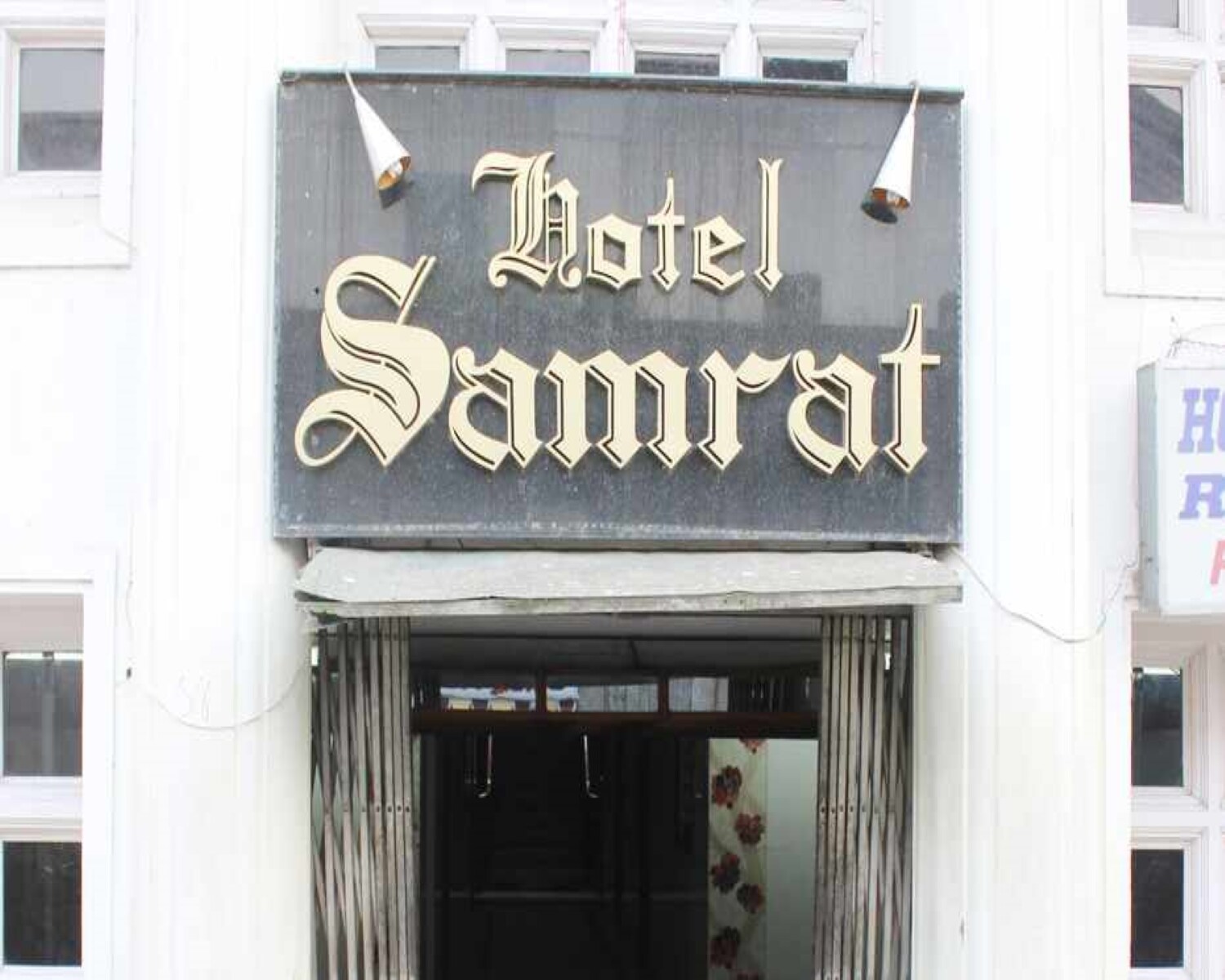 Hotel Samrat