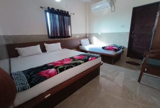 Kesari Nandan lodge & restaurant