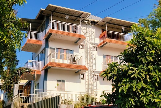 Dam valley home stay resort