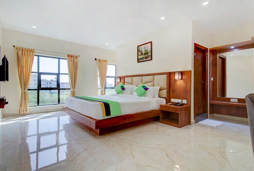 Treebo The Meridian, 10 Mins To Mahatma Gandhi Park
